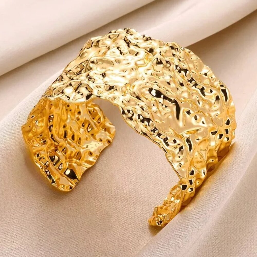 NEW ! REAL GOLD PLATED CUFF BRACELET BRAND NEW  NWOT
